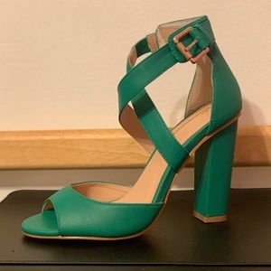 Green Heeled Sandals 4” Size 6.5